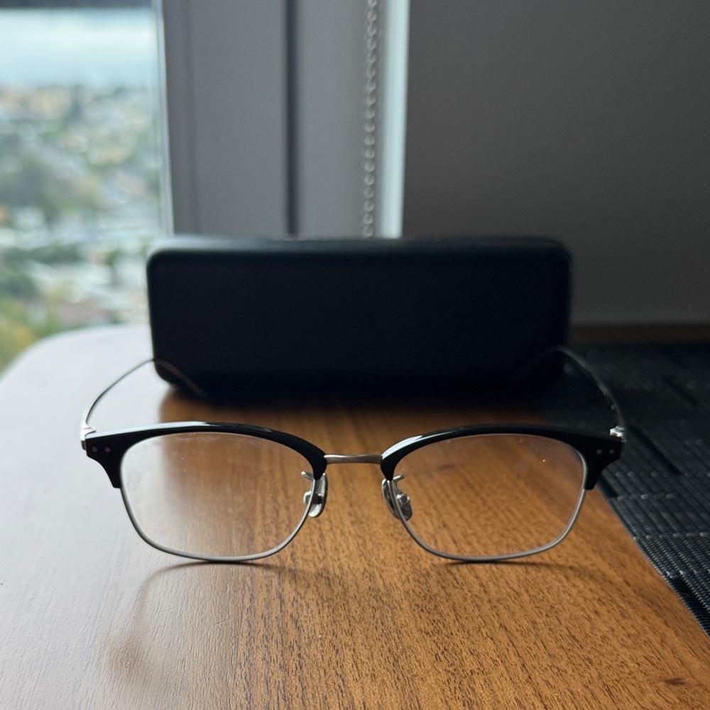Jins Stylish Black and Silver Glasses with Case